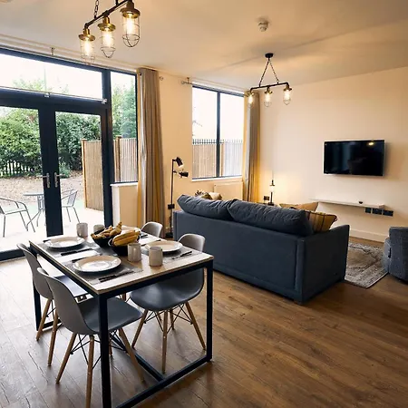 Herongate Apartments Hungerford Room photo